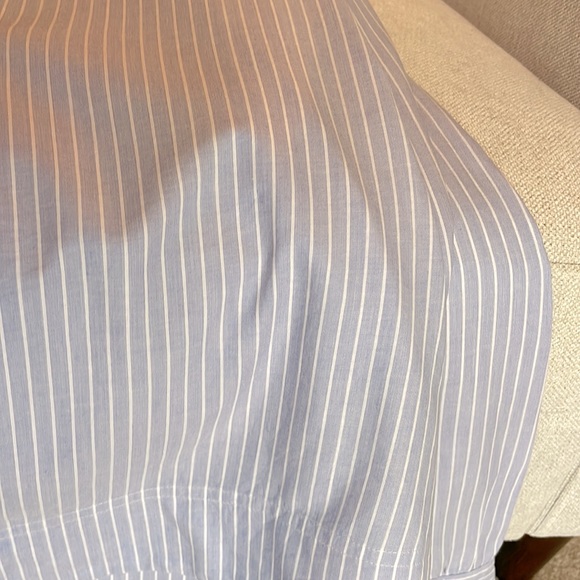 Everlane Silky Split Neck Blouse Size 8 - Picture 3 of 4